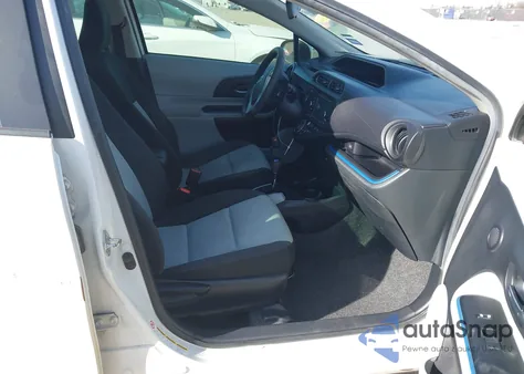 2013 Toyota Prius C Three from USA, damaged, VIN JTDKDTB3XD1535133